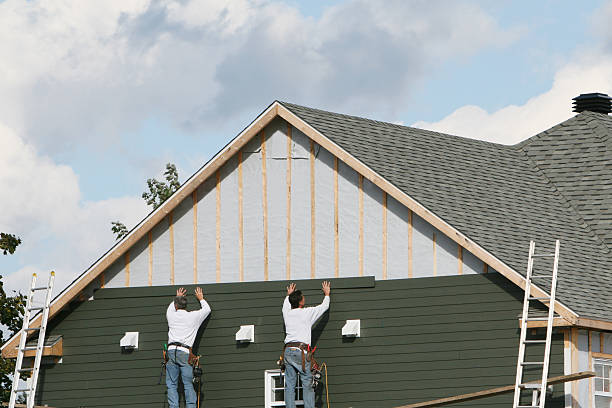 Professional Siding technician working in Buies Creek, NC